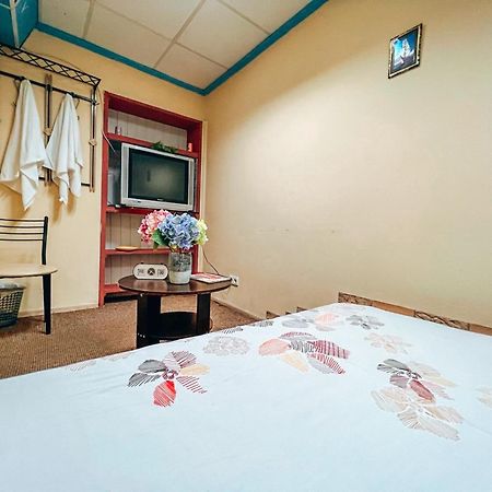 קייב Guest House On Saksahanskoho Street מראה חיצוני תמונה